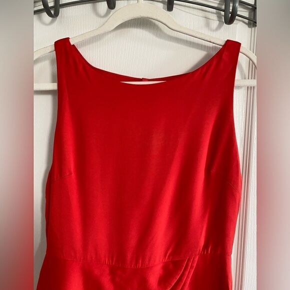 Alice + Olivia Asymmetrical Side Ruffle Open Back Fitted Dress Bright Poppy XS 0 - Picture 3 of 16